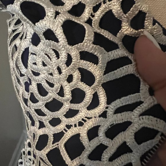 Lauren By Ralph Lauren Sleeveless Dress Size 8- Navy Blue/White Crochet Overlay - Picture 8 of 8